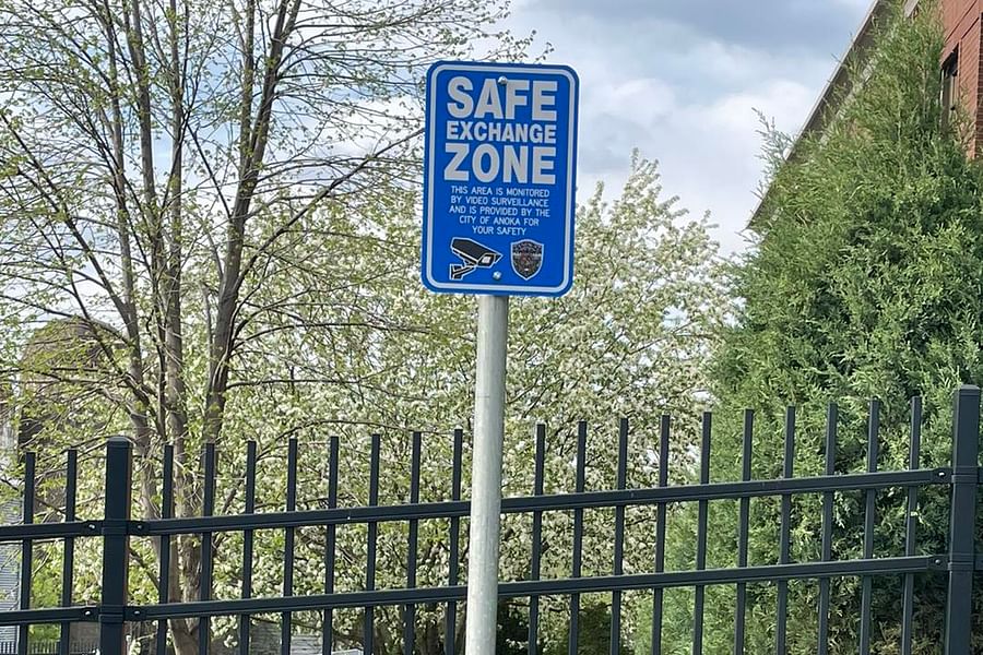 surveillance notification sign